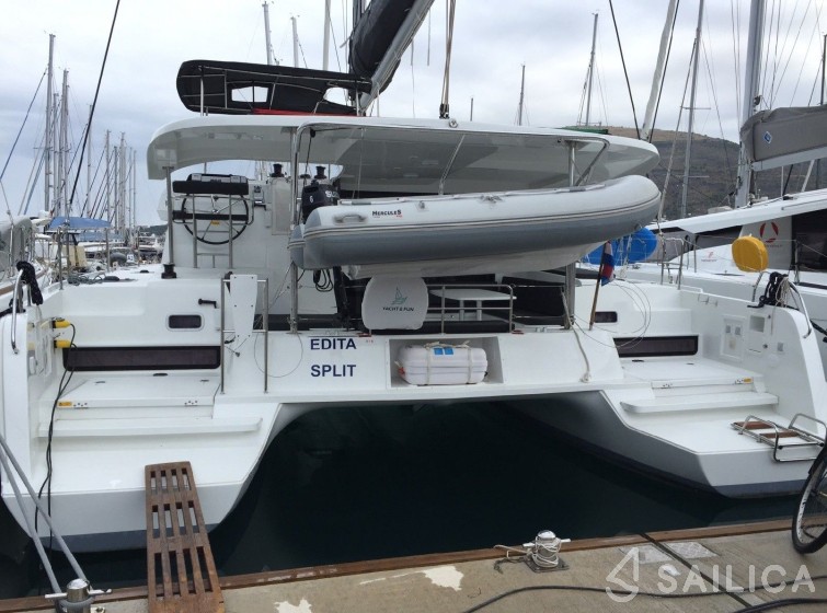 Lagoon 42 - Yacht Charter Sailica