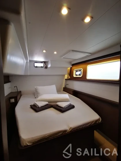 Lagoon 450  Flybridge - Yacht Charter Sailica