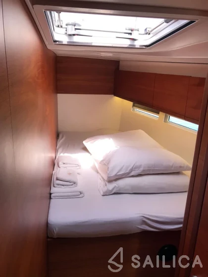 More 55 - Yacht Charter Sailica