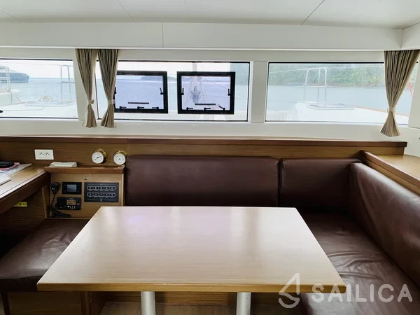 Lagoon 40 - Yacht Charter Sailica