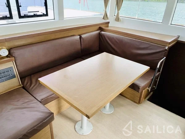Lagoon 40 - Yacht Charter Sailica