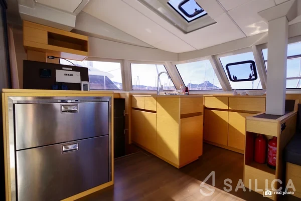 Nautitech 46 Fly - Yacht Charter Sailica