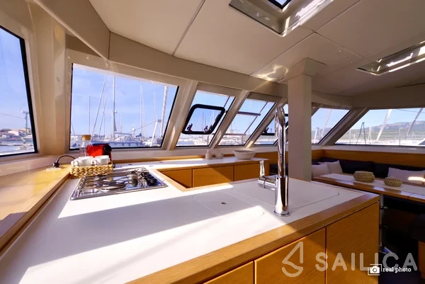 Nautitech 46 Fly - Yacht Charter Sailica