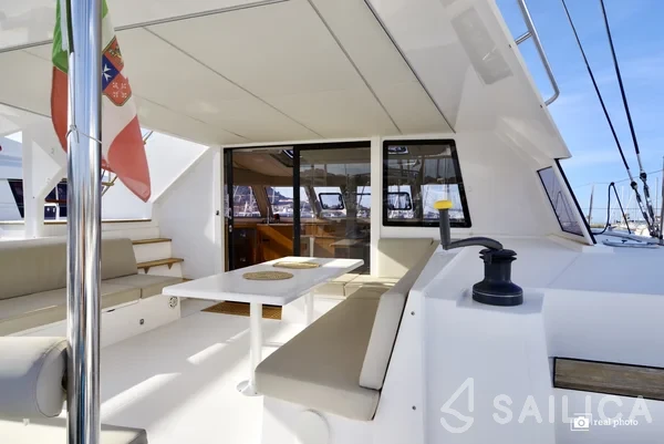 Nautitech 46 Fly - Yacht Charter Sailica