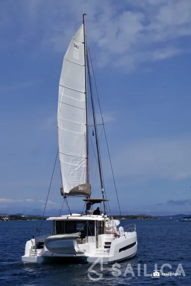 Bali 4.1 - Yacht Charter Sailica