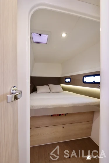 Bali 4.1 - Yacht Charter Sailica