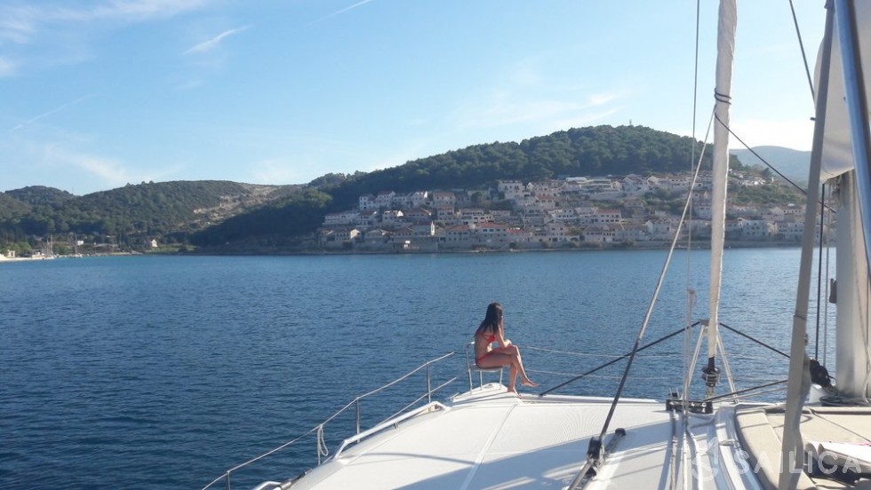 Lagoon 450 F - 4 + 2 cab. - Yacht Charter Sailica