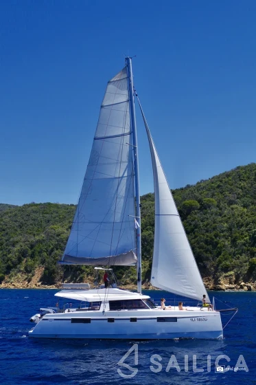 Nautitech 46 Fly - Yacht Charter Sailica