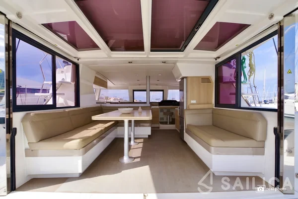 Bali 4.1 - Yacht Charter Sailica
