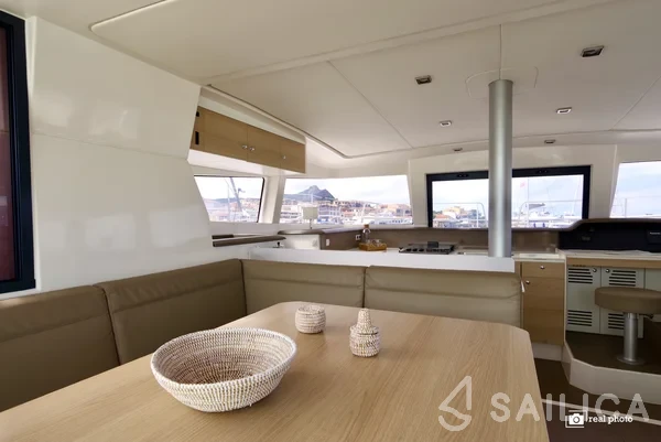 Bali 4.1 - Yacht Charter Sailica