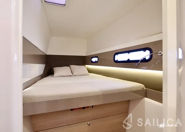 Bali 4.1 - Yacht Charter Sailica