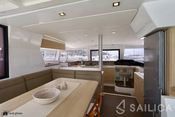 Bali 4.1 - Yacht Charter Sailica