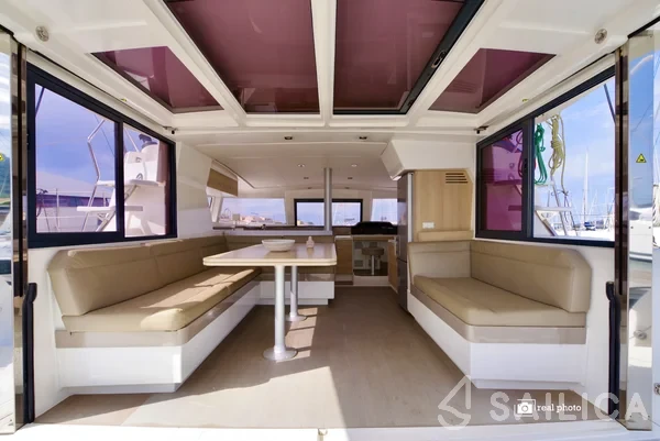 Bali 4.1 - Yacht Charter Sailica