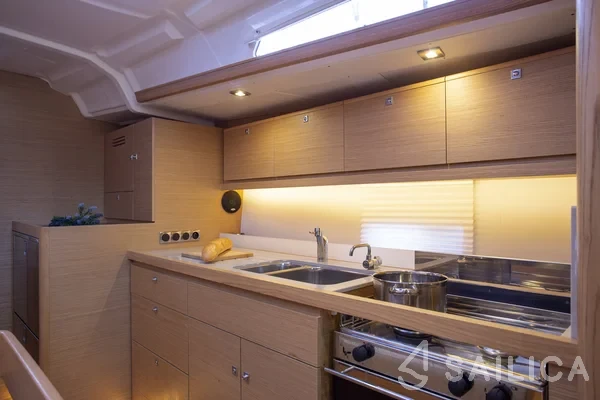 Dufour 430 Grand Large - Yacht Charter Sailica