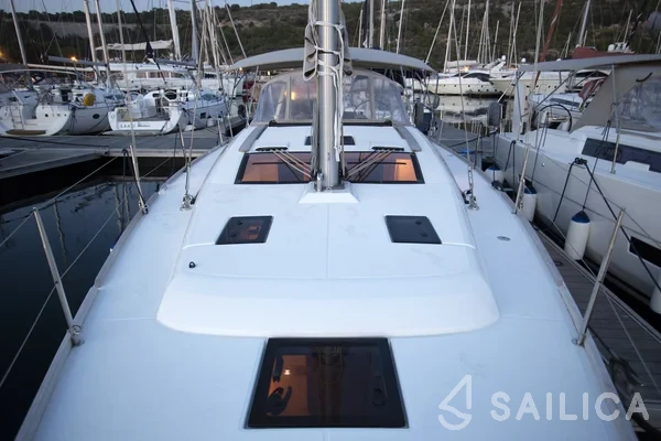 Dufour 412 GL - Yacht Charter Sailica