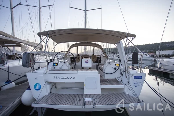 Dufour 412 GL - Yacht Charter Sailica