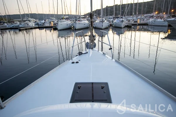 Dufour 412 GL - Yacht Charter Sailica