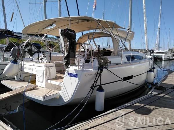 Dufour 412 GL - Yacht Charter Sailica
