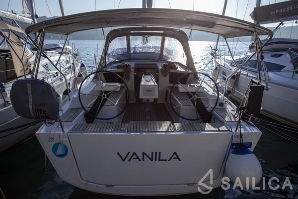 Dufour 360 GL - Yacht Charter Sailica