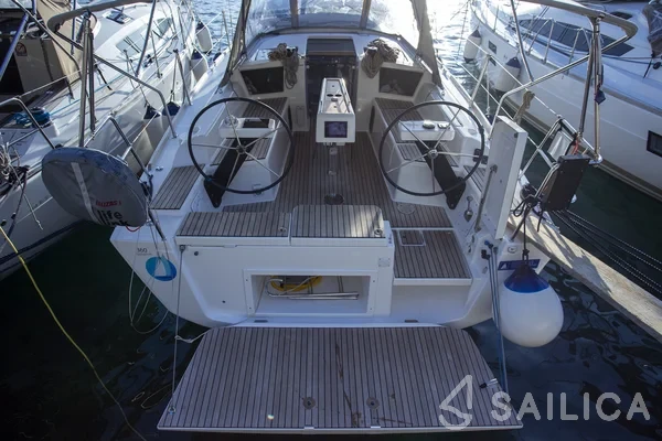 Dufour 360 GL - Yacht Charter Sailica