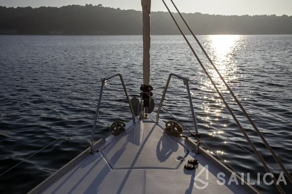 Dufour 360 GL - Yacht Charter Sailica