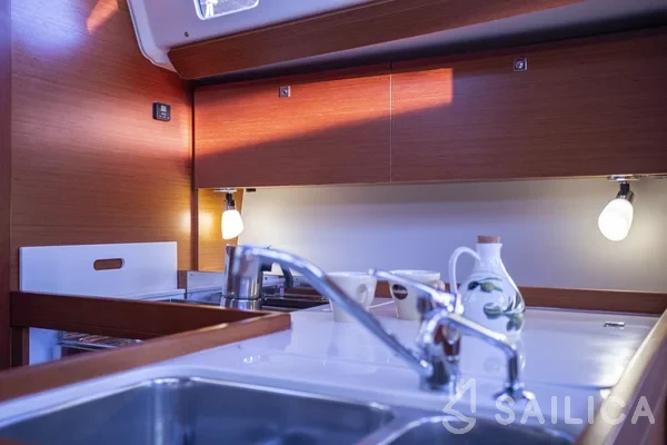 Dufour 360 GL - Yacht Charter Sailica