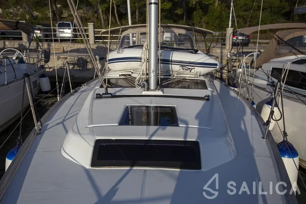 Dufour 360 GL - Yacht Charter Sailica