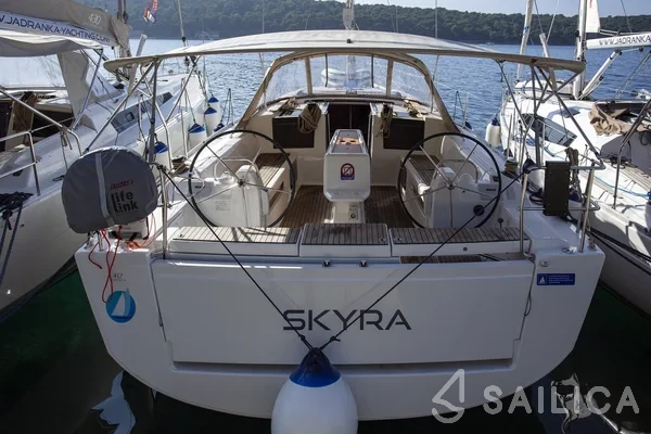 Dufour 412 GL - Yacht Charter Sailica