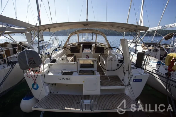 Dufour 412 GL - Yacht Charter Sailica