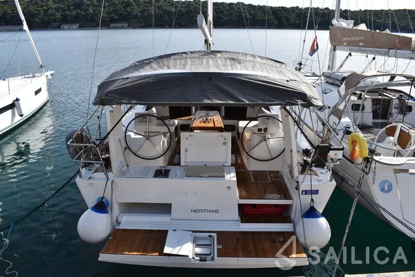 Dufour 520 GL - Yacht Charter Sailica