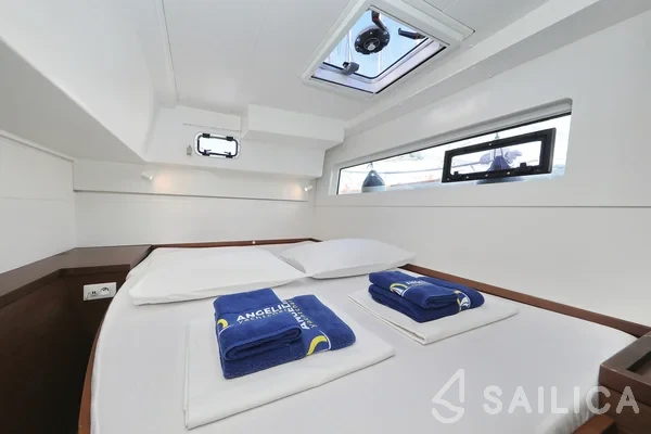 Lagoon 40 - Photo #65 Lagoon 40 - Yacht Charter Sailica