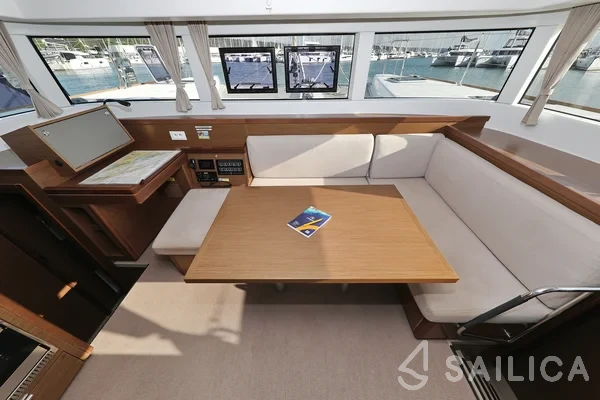 Lagoon 40 - Photo #56 Lagoon 40 - Yacht Charter Sailica