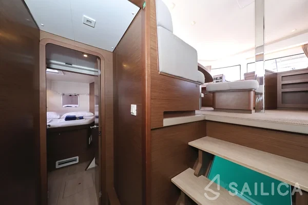Lagoon 42 - Yacht Charter Sailica