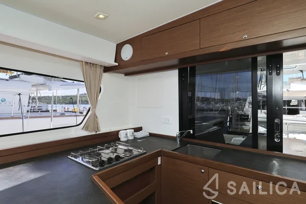 Lagoon 42 - Yacht Charter Sailica