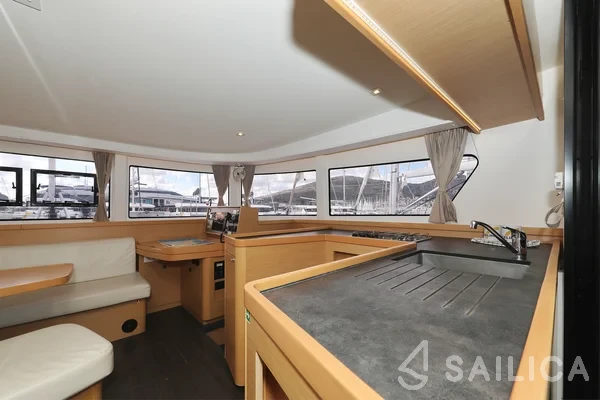 Lagoon 42 - Yacht Charter Sailica