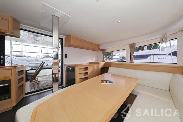 Lagoon 42 - Yacht Charter Sailica