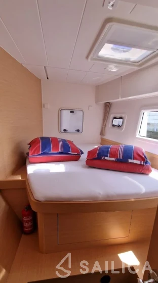 Lagoon 42 - Yacht Charter Sailica