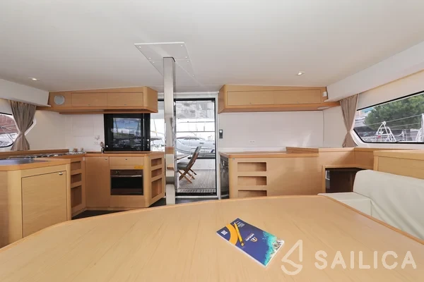 Lagoon 42 - Yacht Charter Sailica