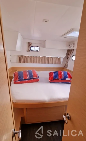 Lagoon 42 - Yacht Charter Sailica