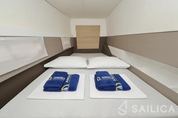 Bali 4.1 - Yacht Charter Sailica