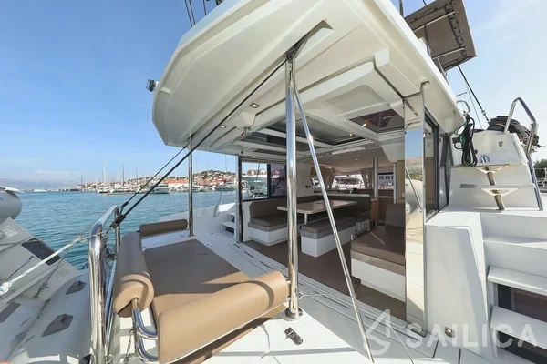 Bali 4.1 - Yacht Charter Sailica