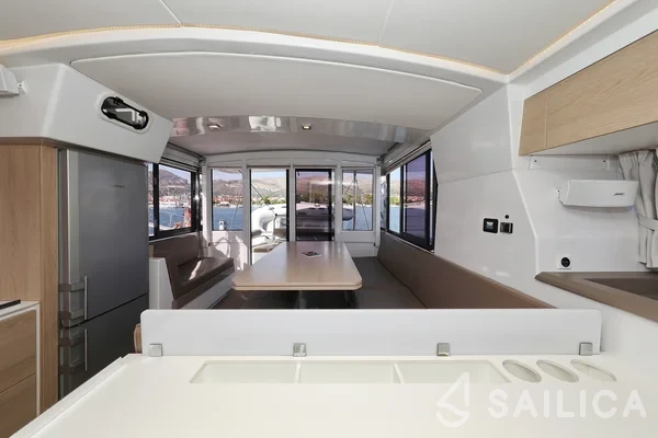 Bali 4.1 - Yacht Charter Sailica