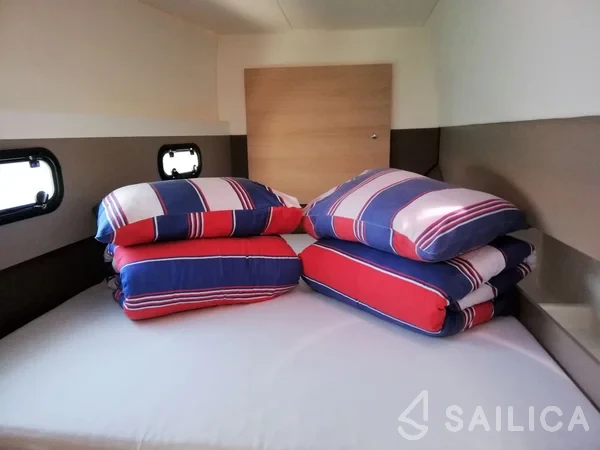 Bali 4.1 - Yacht Charter Sailica