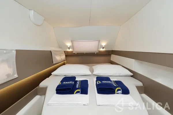 Bali 4.1 - Yacht Charter Sailica