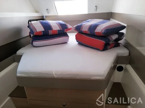 Bali 4.1 - Yacht Charter Sailica