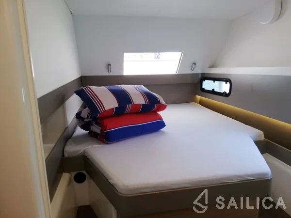 Bali 4.1 - Yacht Charter Sailica