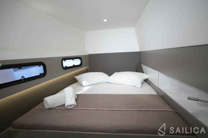 Bali 4.3 - Yacht Charter Sailica
