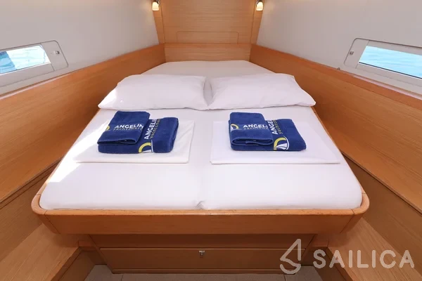 Dufour 430 Grand Large - Yacht Charter Sailica