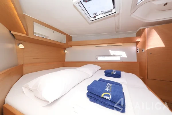 Dufour 430 Grand Large - Yacht Charter Sailica