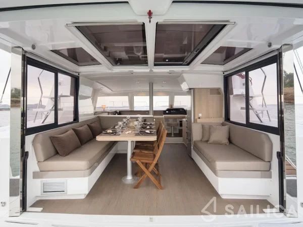 Bali 4.1 - Yacht Charter Sailica